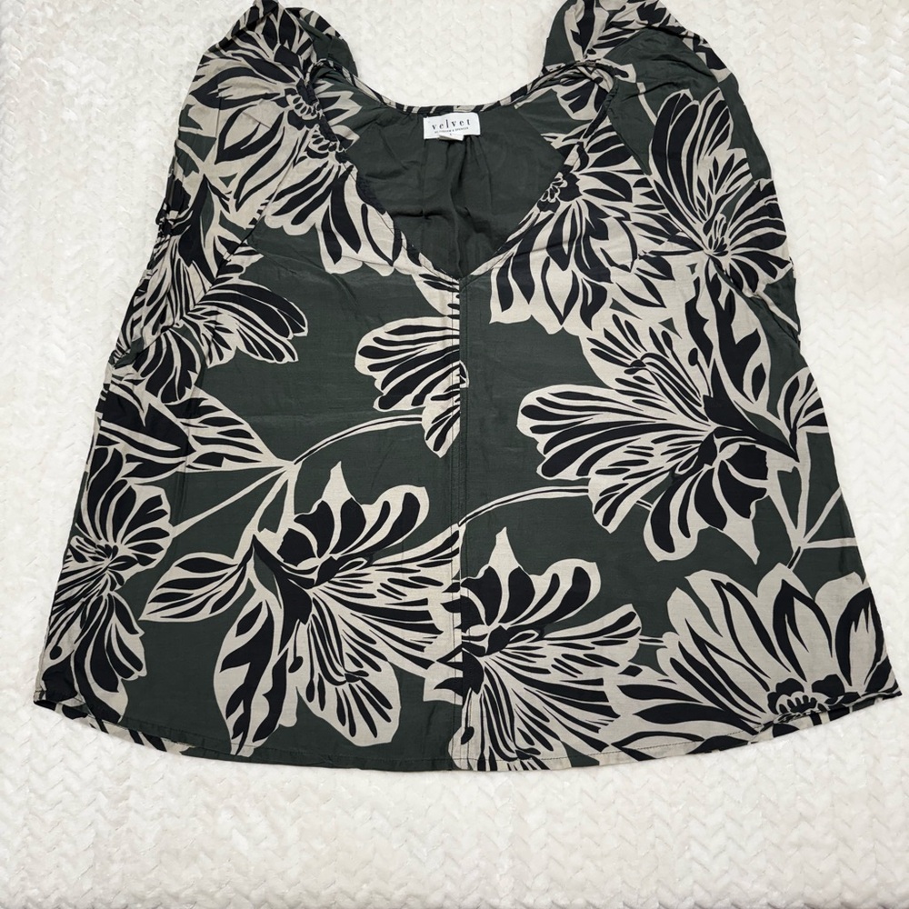 Velvet by Graham & Spencer Kadence Bracken Voile Sleeveless Top Large Tropical